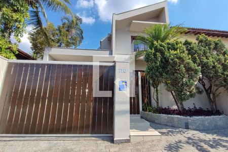 Casa de condomínio para alugar com 300m², 4 quartos e 3 vagasFachada da Casa