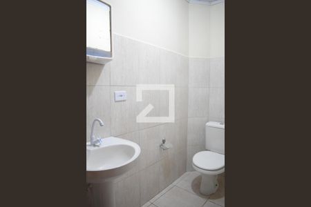 Banheiro de kitnet/studio para alugar com 1 quarto, 39m² em Novo Mundo, Curitiba