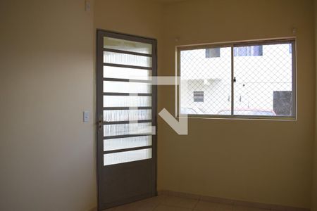 Sala de kitnet/studio para alugar com 1 quarto, 40m² em Novo Mundo, Curitiba