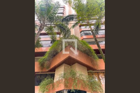 Apartamento à venda com 212m², 3 quartos e 3 vagas Apartamento à venda com 212m², 3 quartos e 3 vagasFachada