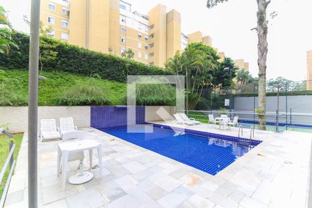 Apartamento à venda com 212m², 3 quartos e 3 vagas Apartamento à venda com 212m², 3 quartos e 3 vagasÁrea comum - Piscina