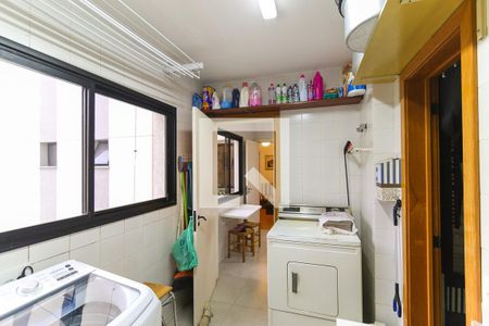 Apartamento à venda com 212m², 3 quartos e 3 vagas Apartamento à venda com 212m², 3 quartos e 3 vagasÁrea de Serviço