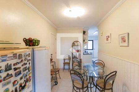 Apartamento à venda com 212m², 3 quartos e 3 vagas Apartamento à venda com 212m², 3 quartos e 3 vagasCozinha