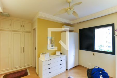 Apartamento à venda com 212m², 3 quartos e 3 vagas Apartamento à venda com 212m², 3 quartos e 3 vagasQuarto 3