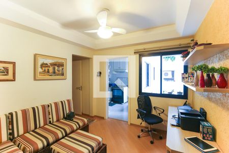 Apartamento à venda com 212m², 3 quartos e 3 vagas Apartamento à venda com 212m², 3 quartos e 3 vagasEscritório