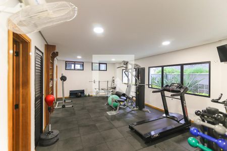 Apartamento à venda com 212m², 3 quartos e 3 vagas Apartamento à venda com 212m², 3 quartos e 3 vagasÁrea comum - Academia