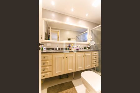 Apartamento à venda com 212m², 3 quartos e 3 vagas Apartamento à venda com 212m², 3 quartos e 3 vagasBanheiro do Quarto 2