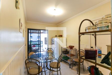 Apartamento à venda com 212m², 3 quartos e 3 vagas Apartamento à venda com 212m², 3 quartos e 3 vagasCozinha