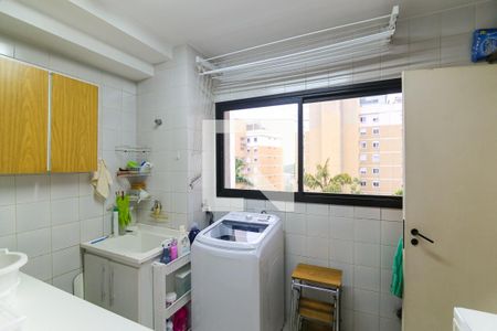 Apartamento à venda com 212m², 3 quartos e 3 vagas Apartamento à venda com 212m², 3 quartos e 3 vagasÁrea de Serviço