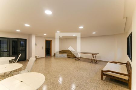 Apartamento à venda com 212m², 3 quartos e 3 vagas Apartamento à venda com 212m², 3 quartos e 3 vagasÁrea comum - Salão de festas