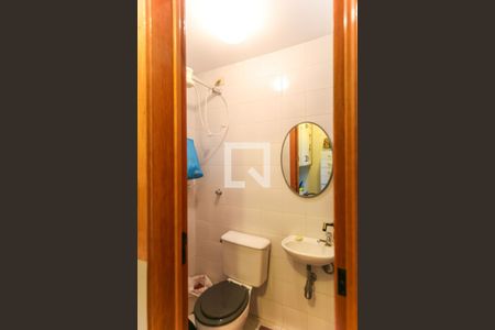 Apartamento à venda com 212m², 3 quartos e 3 vagas Apartamento à venda com 212m², 3 quartos e 3 vagasBanheiro de serviço