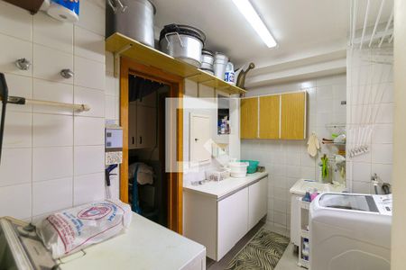 Apartamento à venda com 212m², 3 quartos e 3 vagas Apartamento à venda com 212m², 3 quartos e 3 vagasÁrea de Serviço