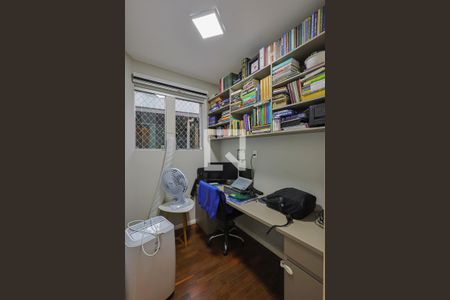 Escritório de apartamento à venda com 3 quartos, 110m² em Floresta, Belo Horizonte