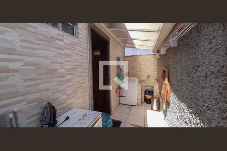 Casa à venda com 169m², 4 quartos e 2 vagas Casa à venda com 169m², 4 quartos e 2 vagasÁrea de Serviço