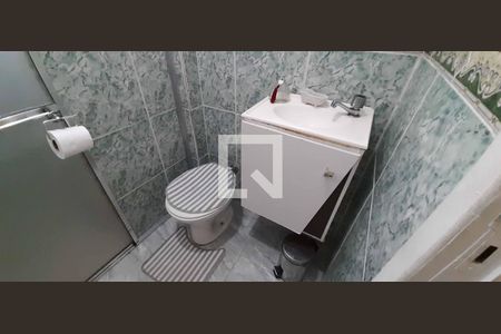 Casa à venda com 169m², 4 quartos e 2 vagas Casa à venda com 169m², 4 quartos e 2 vagasBanheiro Social