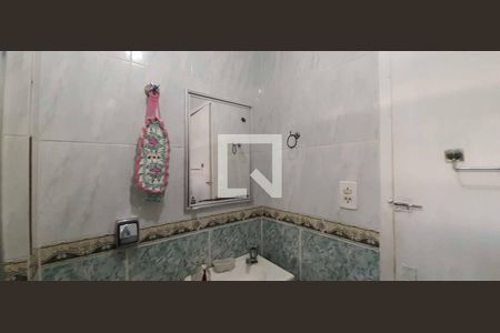 Casa à venda com 169m², 4 quartos e 2 vagas Casa à venda com 169m², 4 quartos e 2 vagasBanheiro Social