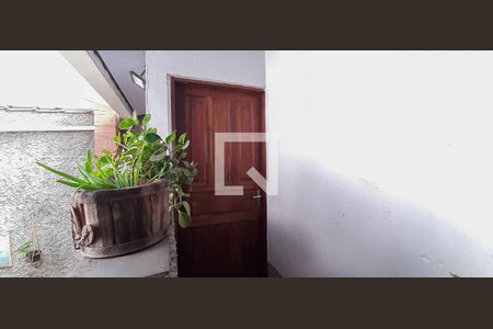 Casa à venda com 169m², 4 quartos e 2 vagas Casa à venda com 169m², 4 quartos e 2 vagasEdícula