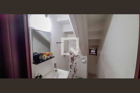 Casa à venda com 169m², 4 quartos e 2 vagas Casa à venda com 169m², 4 quartos e 2 vagasLavabo