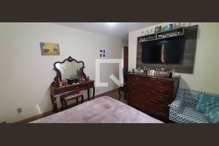 Casa à venda com 169m², 4 quartos e 2 vagas Casa à venda com 169m², 4 quartos e 2 vagasSuíte