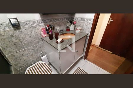 Casa à venda com 169m², 4 quartos e 2 vagas Casa à venda com 169m², 4 quartos e 2 vagasBanheiro da Suíte