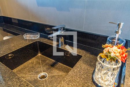 Banheiro de apartamento para alugar com 1 quarto, 48m² em Pinheiros, São Paulo