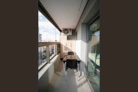Varanda de kitnet/studio para alugar com 1 quarto, 48m² em Pinheiros, São Paulo