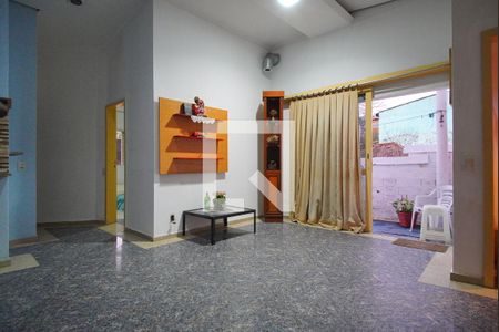 Casa à venda com 242m², 4 quartos e 1 vagaCozinha