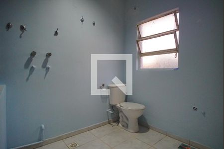 Banheiro da Suíte de casa para alugar com 2 quartos, 110m² em Vila Jardim, Porto Alegre
