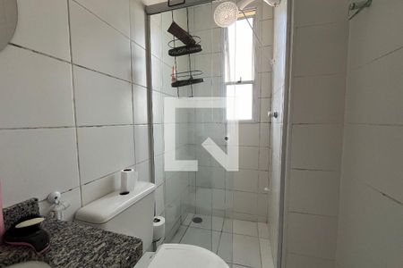 Banheiro quarto 1 de apartamento para alugar com 3 quartos, 70m² em Vila Figueira, Suzano