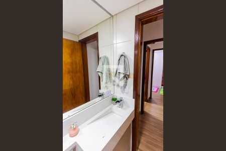 Apartamento à venda com 69m², 2 quartos e 2 vagasBanheiro da Suíte