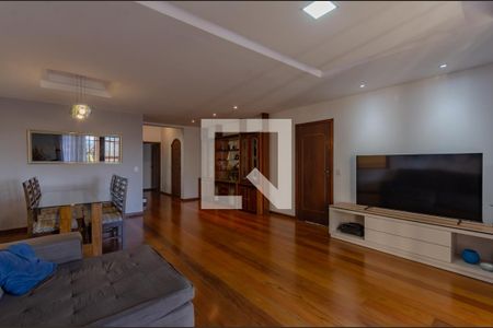 Sala de TV de casa à venda com 5 quartos, 374m² em Ouro Preto, Belo Horizonte