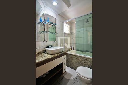 Apartamento à venda com 180m², 3 quartos e 2 vagasSuíte 1 Banheiro