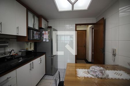 Apartamento à venda com 180m², 3 quartos e 2 vagasCozinha