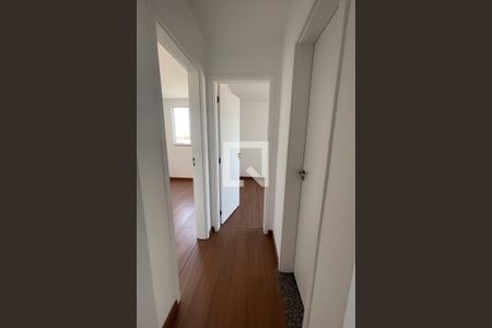 Corredor de apartamento para alugar com 2 quartos, 70m² em Chácaras Rio-petrópolis, Duque de Caxias