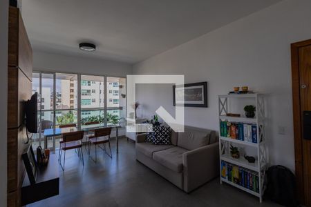 Sala de apartamento à venda com 1 quarto, 50m² em Santo Antônio, Belo Horizonte