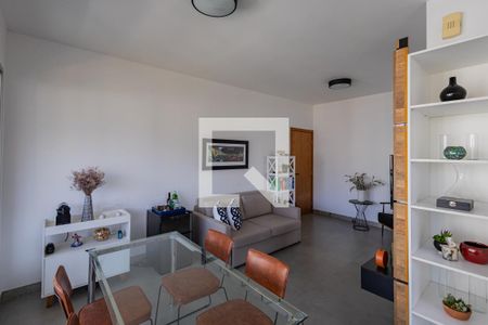 Sala de apartamento à venda com 1 quarto, 50m² em Santo Antônio, Belo Horizonte