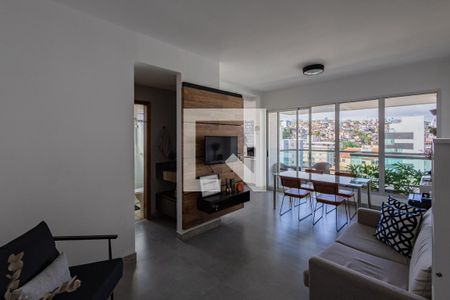 Sala de apartamento à venda com 1 quarto, 50m² em São Pedro, Belo Horizonte