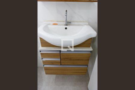 Banheiro de casa para alugar com 1 quarto, 40m² em Bela Vista, Osasco