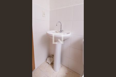 Banheiro Corredor de apartamento para alugar com 2 quartos, 42m² em Parque Senhor do Bonfim, Taubaté