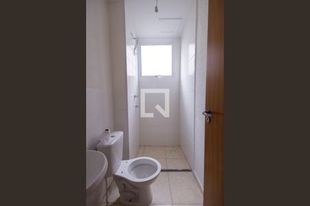 Banheiro Corredor de apartamento para alugar com 2 quartos, 42m² em Parque Senhor do Bonfim, Taubaté