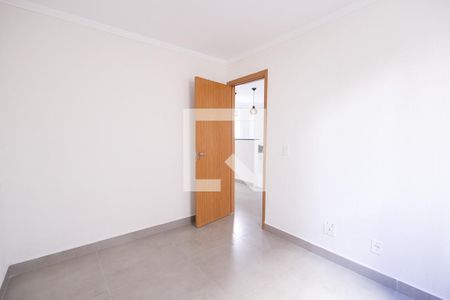 Quarto 2 de apartamento para alugar com 2 quartos, 42m² em Parque Senhor do Bonfim, Taubaté