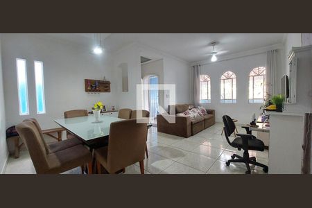 Sala de casa para alugar com 3 quartos, 320m² em Vila Valparaiso, Santo André