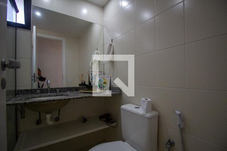 Apartamento à venda com 217m², 3 quartos e 2 vagasBanheiro Social