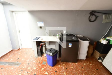 Casa à venda com 260m², 4 quartos e 1 vagaÁrea de Serviço Edícula