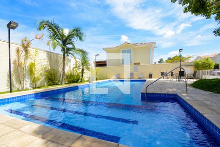 Casa de condomínio para alugar com 232m², 3 quartos e 2 vagasÁrea comum - Piscina