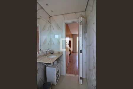 Casa de condomínio para alugar com 232m², 3 quartos e 2 vagasQuarto 1 - Suíte Banheiro 
