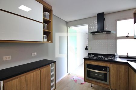 Casa de condomínio para alugar com 232m², 3 quartos e 2 vagasCozinha