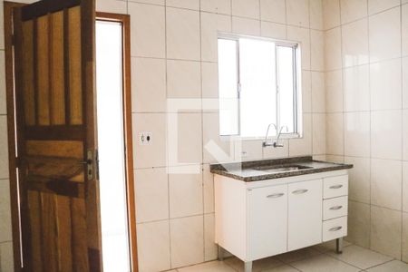 Cozinha de casa para alugar com 1 quarto, 125m² em Parque Sao Domingos, São Paulo