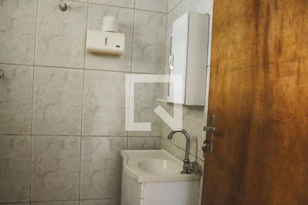 Banheiro de casa para alugar com 1 quarto, 125m² em Parque Sao Domingos, São Paulo