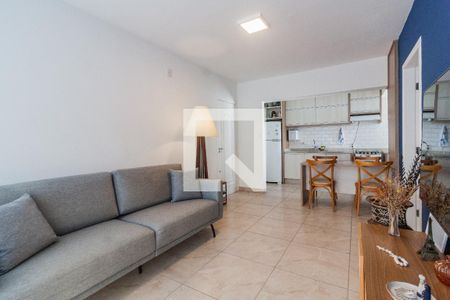 Sala  de apartamento para alugar com 2 quartos, 69m² em Coqueiros, Florianópolis